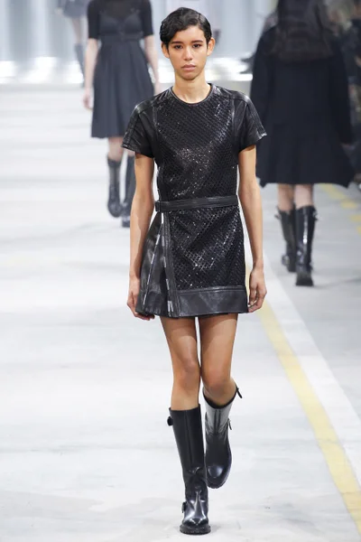 Look 28